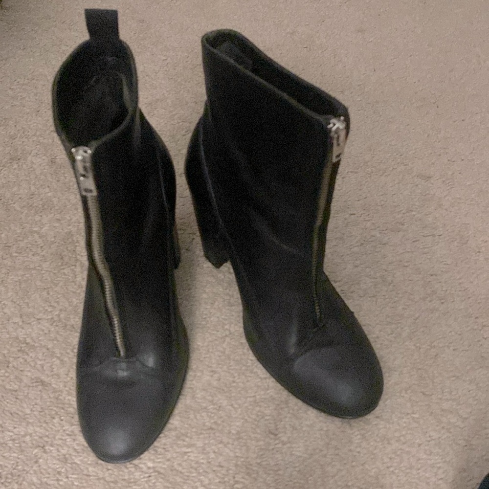 Closed Boots size 38 euro